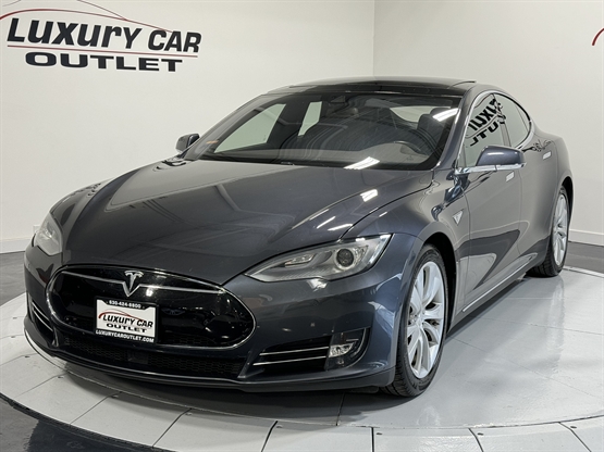 2015 TESLA Model S